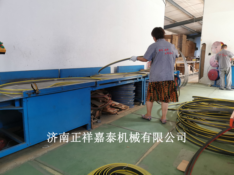 高速帶鋸床